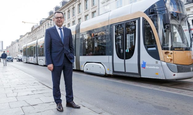 “Nuestras ciudades no pueden sobrevivir con tanto tráfico, incluso si todos los coches fueran eléctricos”