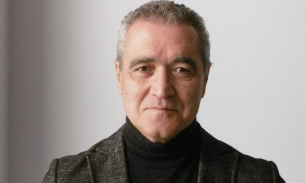 “La industrialización la conducirán los arquitectos”